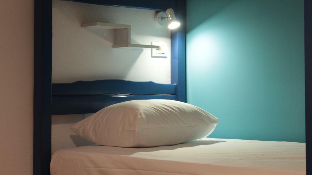 Bed Station Hostel & Bar Shkodër Buitenkant foto