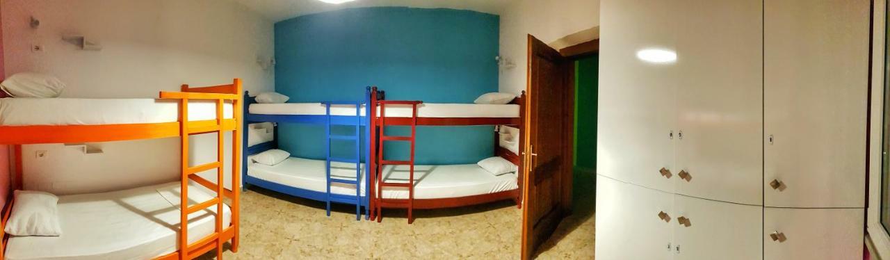 Bed Station Hostel & Bar Shkodër Buitenkant foto